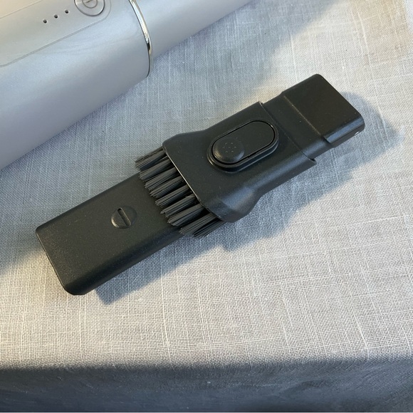 Bissell Handheld Mini Vacuum Cleaner - Picture 3 of 5